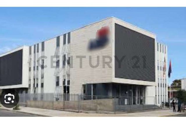 VENTA EDIFICIO, PARA EDUCACIÓN U OFICINAS, TALCA