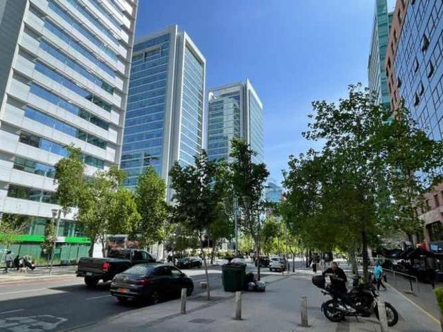 OFICINA Metro El Golf/Isidora Goyenechea