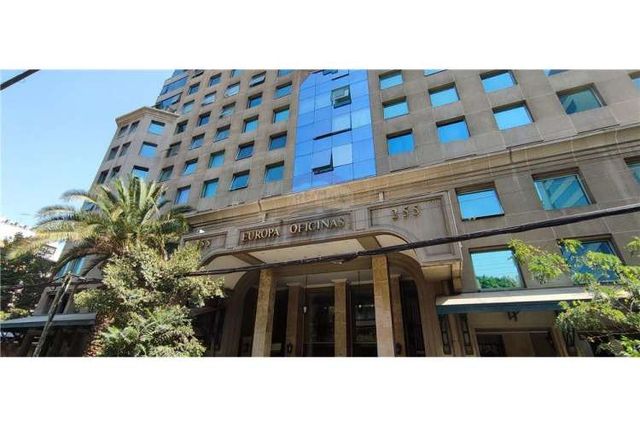 Con estacionamiento, amplia, impecable.