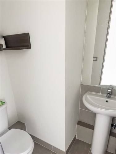 OFICINA Américo Vespucio con Isabel la Católica