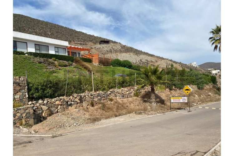 Vendo casa en condominio de Cerro Grande