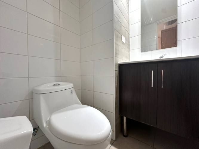 VENDE DEPTO 2D 2B Y ESTACIONAMIENTO MACUL