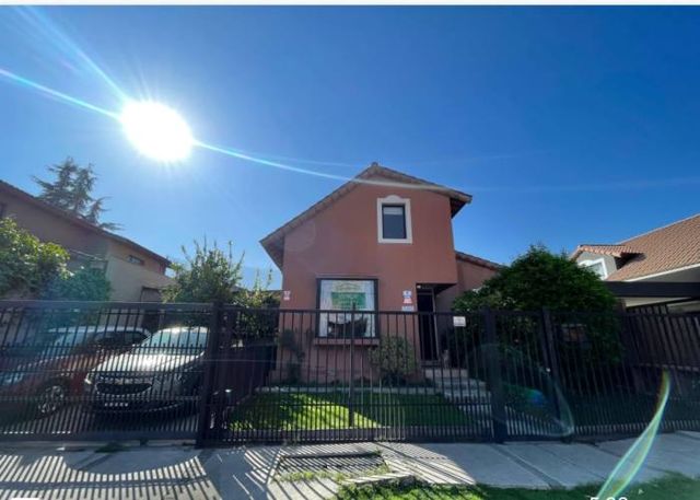 EN CONDOMINIO, IMPECABLE, 5D, 3B, ESTACIONAMIENTO, PISCINA