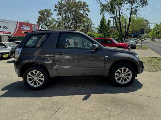 SUZUKI GRAND VITARA GLX 2.4 MEC 4X4 FULL WINCHE CAMARA GPS VER EN LAS CONDES 2012