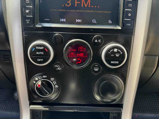 SUZUKI GRAND VITARA GLX 2.4 MEC 4X4 FULL WINCHE CAMARA GPS VER EN LAS CONDES 2012