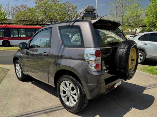 SUZUKI GRAND VITARA GLX 2.4 MEC 4X4 FULL WINCHE CAMARA GPS VER EN LAS CONDES 2012
