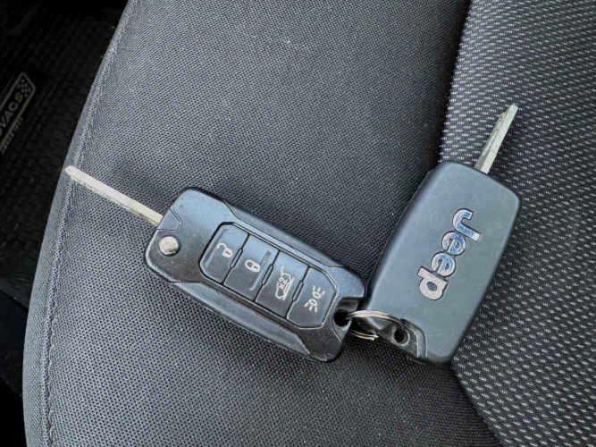 JEEP RENEGADE  SPORT LX 1.8 AUT FULL CAMARA AIRBAG AIRE VER EN LAS CONDES 2019