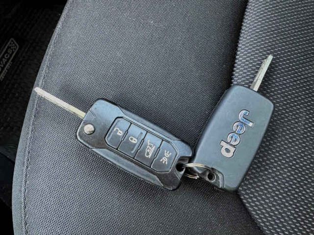 JEEP RENEGADE  SPORT LX 1.8 AUT FULL CAMARA AIRBAG AIRE VER EN LAS CONDES 2019