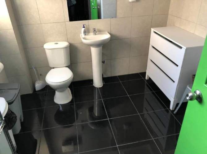 OFICINA AMPLIA, IMPECABLE