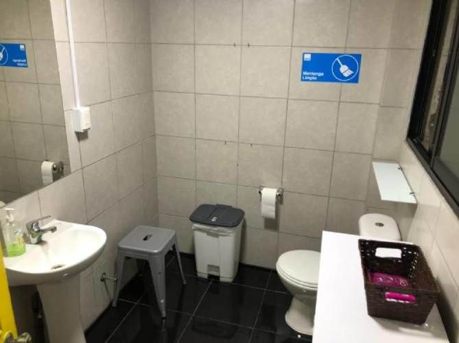 OFICINA AMPLIA, IMPECABLE