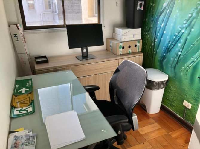 OFICINA AMPLIA, IMPECABLE