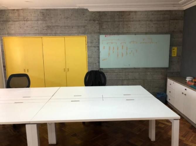 OFICINA AMPLIA, IMPECABLE