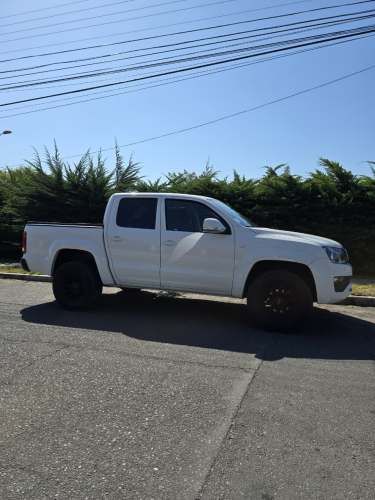 VOLKSWAGEN Amarok Comfortline AT 