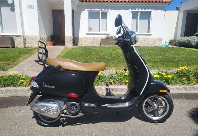 Vespa vxl 150 100% italiana y preciosa