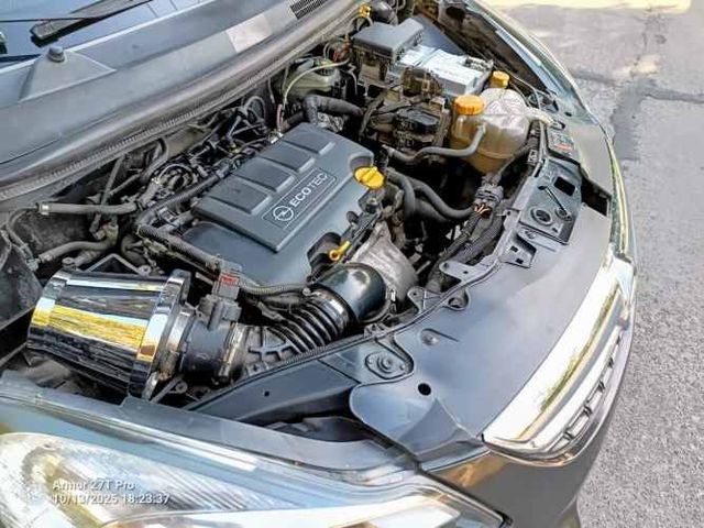 OPEL CORSA OPC LINE HB3 1.4 T MT AÑO 2015 turbo IMPECABLE