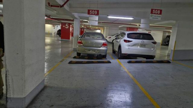 Estacionamientos en Arriendo en Av. Las Condes - Apoquindo.