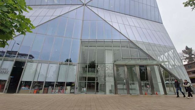 Estacionamientos en Arriendo en Av. Las Condes - Apoquindo.