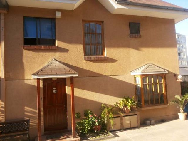 Casa ubicada en condominio en La Florida, seguridad y tranquilidad