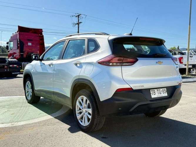 CHEVROLET TRACKER 2024