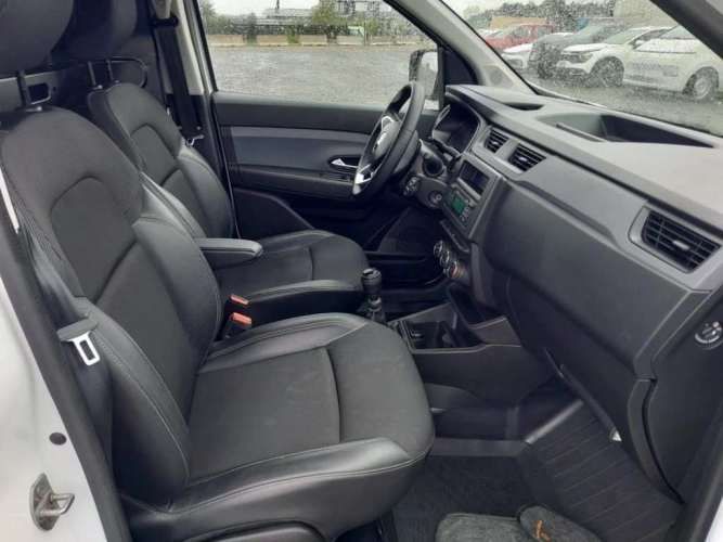 RENAULT EXPRESS 2023