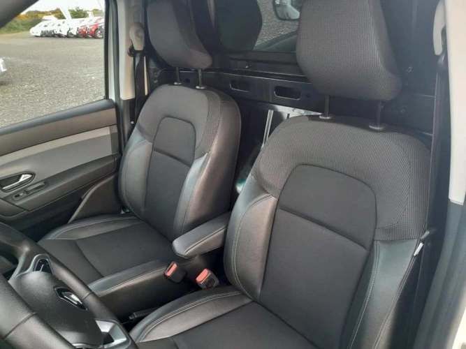 RENAULT EXPRESS 2023