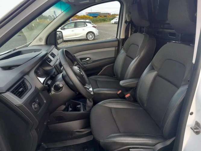 RENAULT EXPRESS 2023