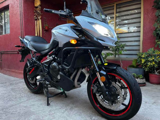 Moto Kawasaki Versys 650 CC