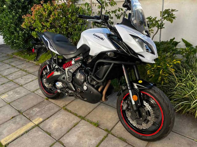 Moto Kawasaki Versys 650 CC