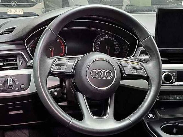 AUDI A4 2023
