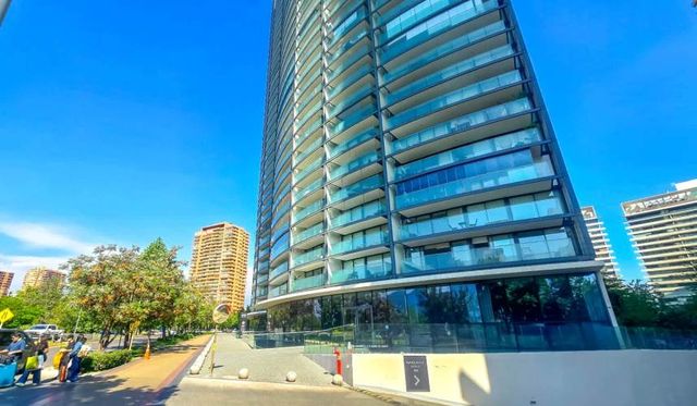 Amoblado 2 Dor. 2 Bñ. 1 Est. Moderno y disponible. Parque Arauco