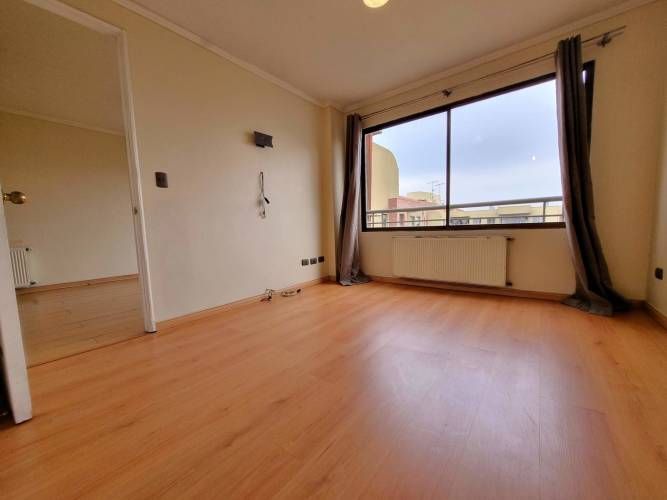 Depto. Frente a Mall Florida Center, Metro El Mirador, 1Dor+1Baño.