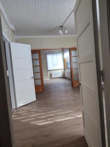 ESTUPENDA yAMPLIA CASA PLENO SECTOR CENTRO PUNTA ARENAS, SIN USO,