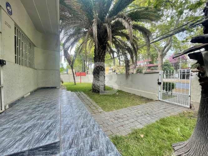 Casa a solo tres cuadras del Metro Inés de Suárez