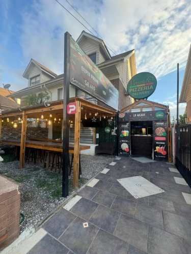 OPORTUNIDAD VENTA GRAN CASA CON LOCAL COMERCIAL PIZZERIA