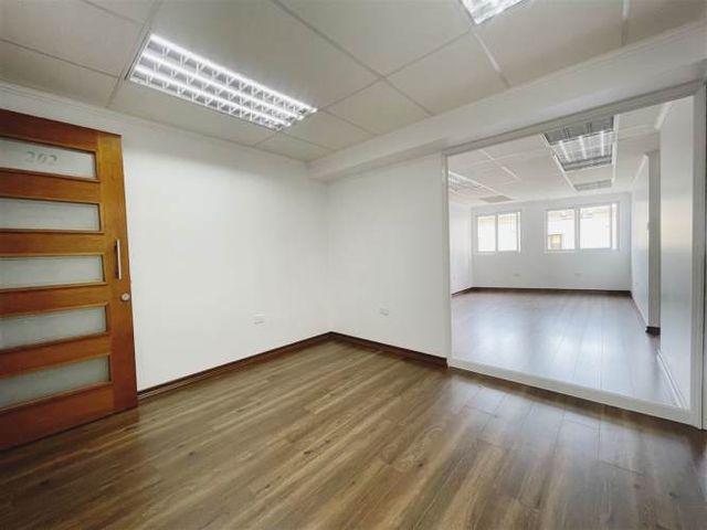 OFICINA Edificio finanzas oficina remodelada!