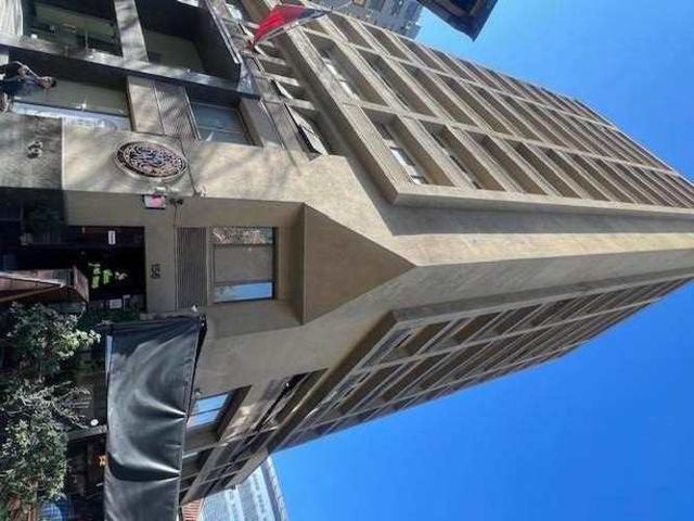 OFICINA Oportunidad oficina 2 privados y 1 baño en mejor sector de Providencia, metro Tobalaba.