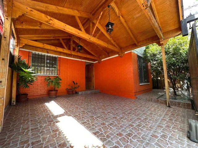 SE VENDE ACOGEDORA CASA AISLADA, PUENTE ALTO