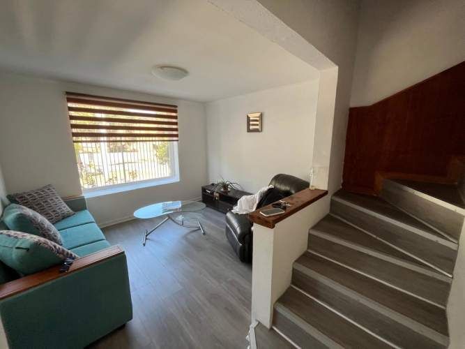 Casa de tres pisos en condominio Hacienda Huechuraba 6