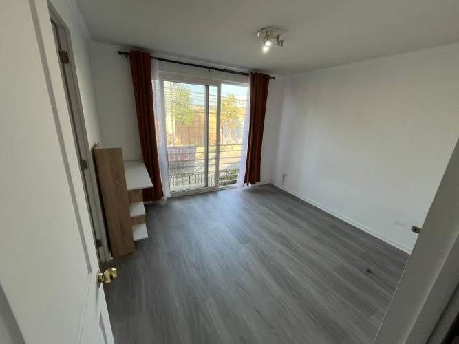 Casa de tres pisos en condominio Hacienda Huechuraba 6