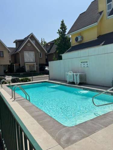 Casa de tres pisos en condominio Hacienda Huechuraba 6