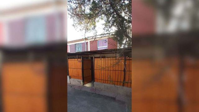 Casa de 4 dormitorios y 2 baños en Cruz del Sur, Colina