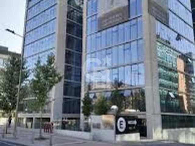 Excelente oficina en el sector de Estoril