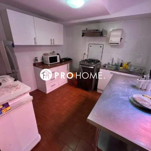 Hostal Corporativo en Avenida Brasil: Activo Estratégico de 7 Dormitorios para Empresas