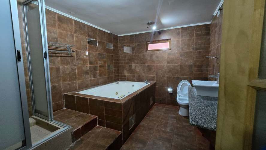 Casa Comercial Club Hipico