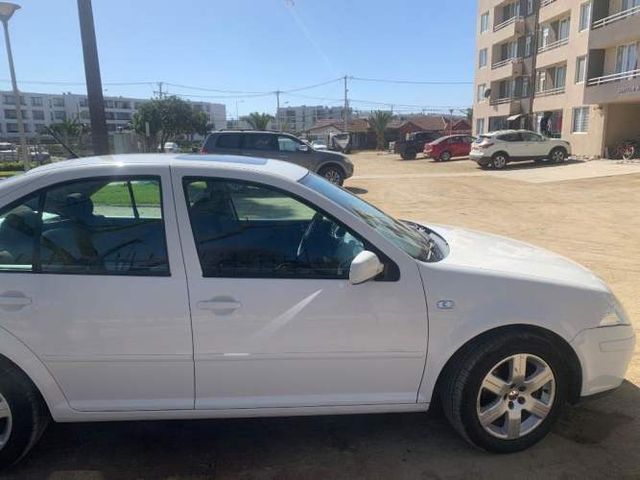 Auto Volkswagen Bora  2014