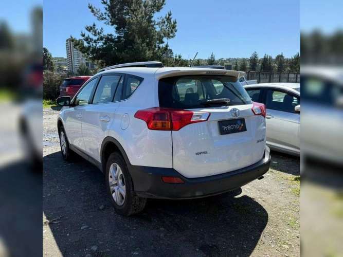TOYOTA RAV4 2015