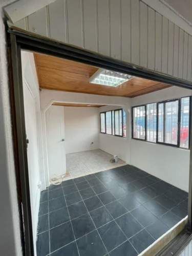 Arrienda dueña local con patente comercial, sin comision