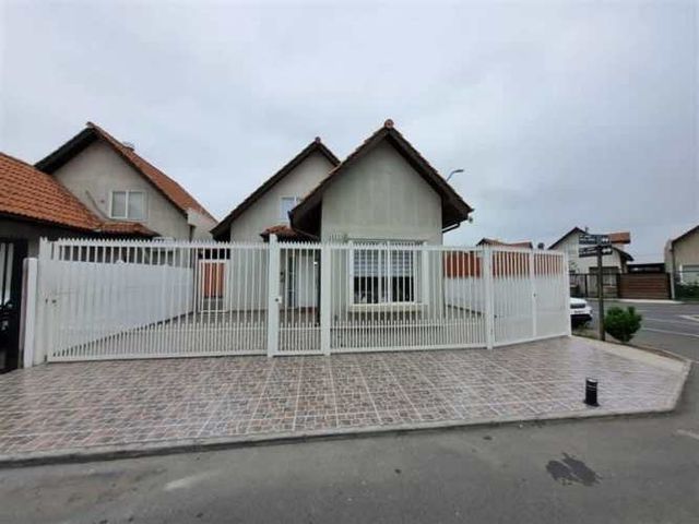 CASA Valles de Peñaflor. Miraflores. Pajaritos