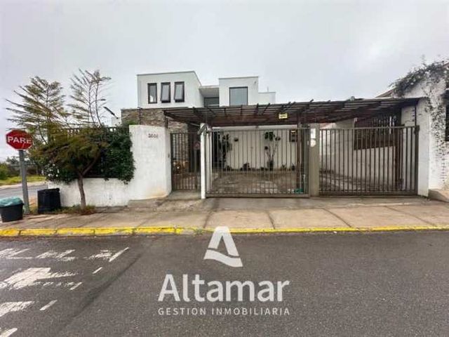 CASA LA RESERVA DE CERRO GRANDE