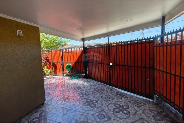 Hermosa casa esquina san pedro de la paz